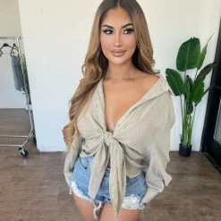 Miss Love Tops Bertha Button Top(Beige)