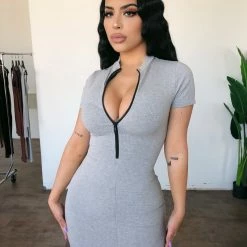 La Luxe Stella Short Sleeve Dress(Grey) Dresses/Rompers
