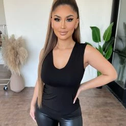 Final Touch Tops Lola V-Neck Top (Black)