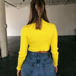 Tic Toc Tessa Cropped Sweatshirt(Yellow)(final Sale)